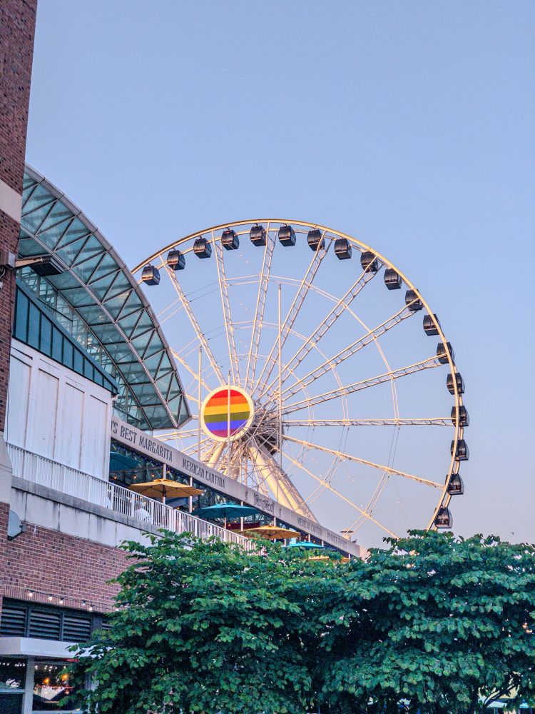  Chicago ferris wheel during pride month and pride colors on the hub. 