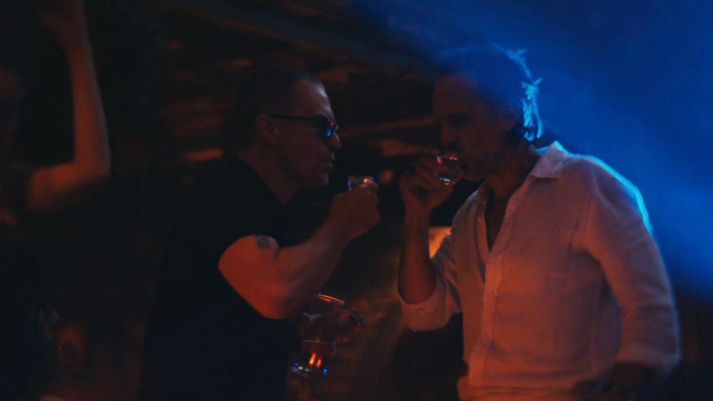 Screengrab from White Lotus Season 3 featuring Sam Rockwell and Walton Goggins
