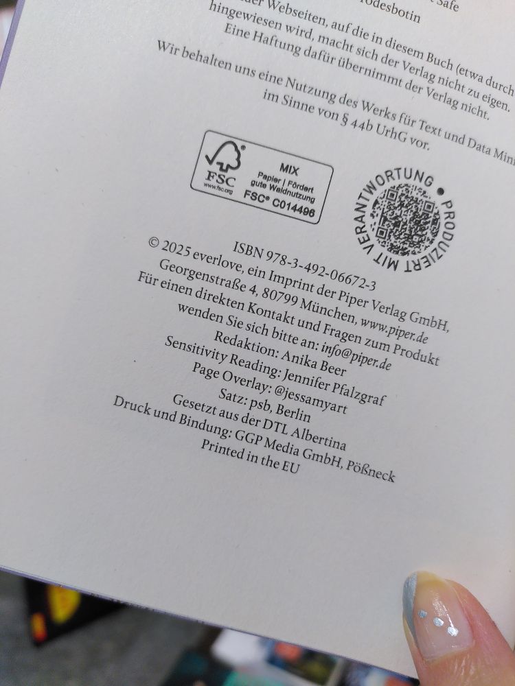 Das Impressum zu den genannten Buch mit dem Namen der Sensitivity Readerin Jennifer Pfalzgraf. 