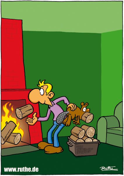 Ein Mann wirft Holzscheite in einen brennenden Kamin. Dabei merkt er nicht, dass er im Begriff ist, einen Biber (mit Holzscheit im Mund) in den Kamin zu werfen.