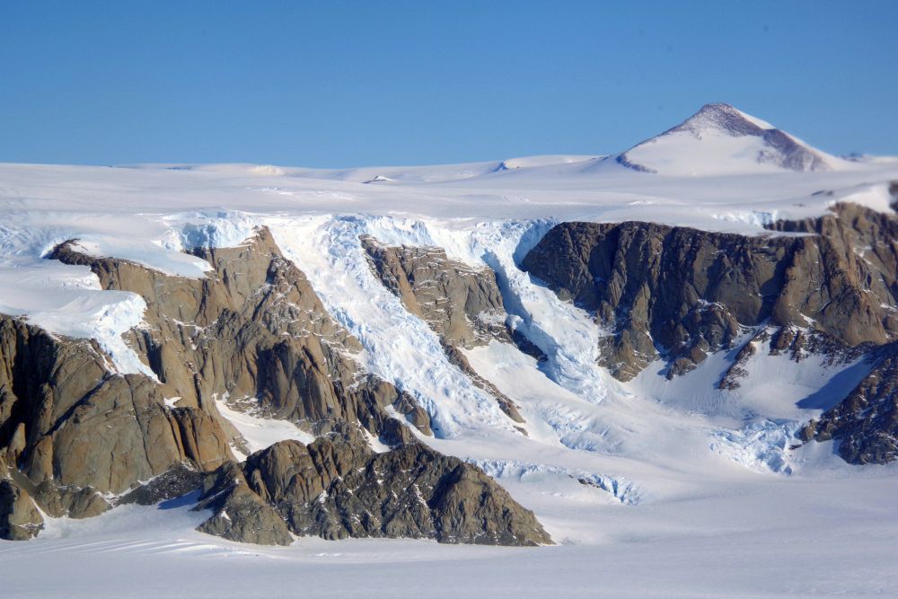 Picture of Antarctic Ice Sheet as seen from plane.  Photo by Susan Howard, ESR
