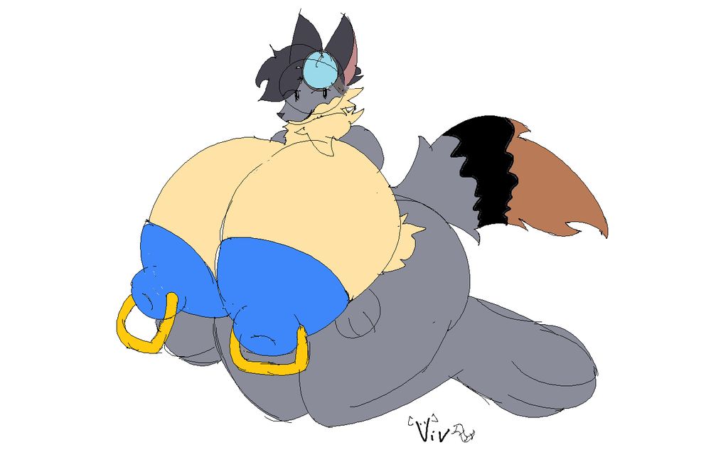 Midnitzy with huge doorknockers :3