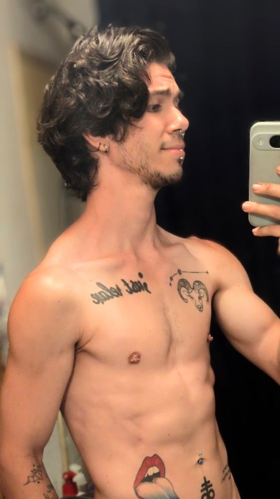 A selfie, to compare with later in my journey to become a healthier, stronger version of me.
