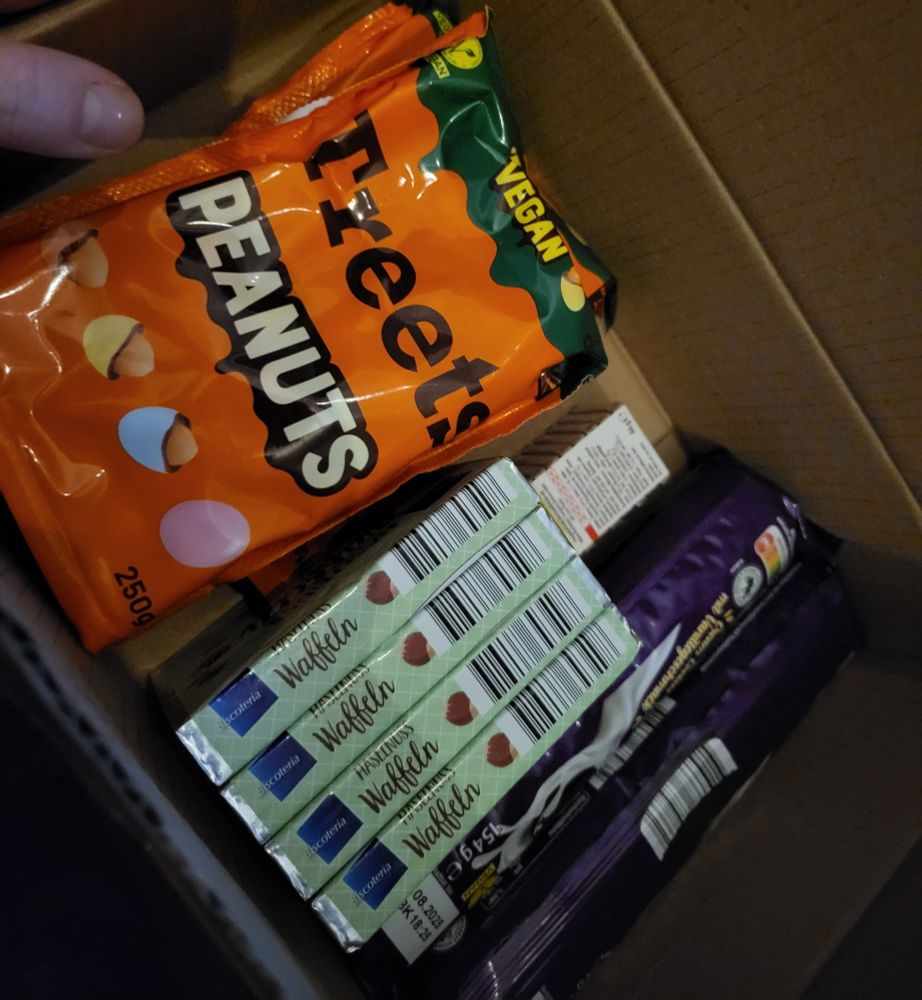 Paket full of vegan sweets