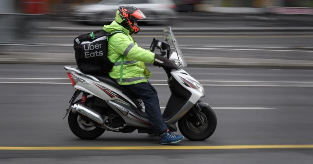 Schwerer Crash: Keine Klage gegen Uber, weil zuvor Pizza bestellt wurde