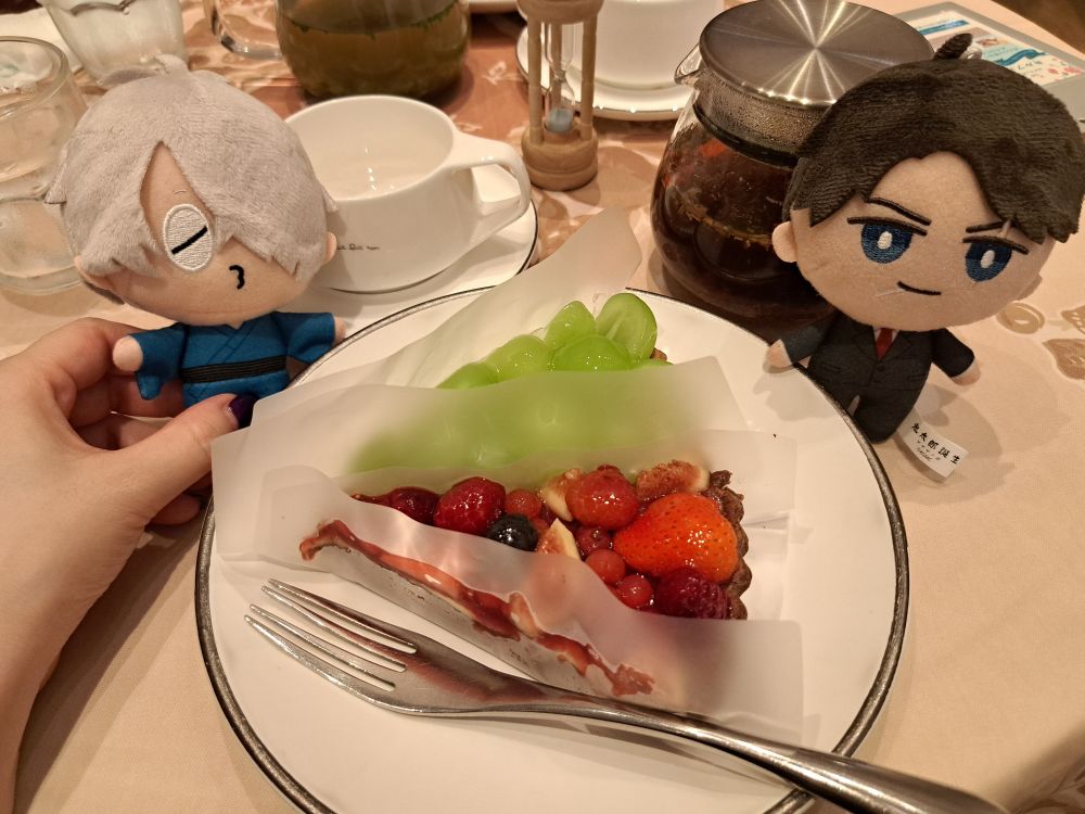 旨そうじゃのう
俺たちも食べるか