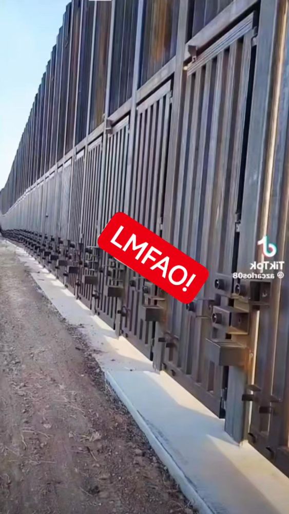 You couldn't make this 💩 up 👆 🤣 #Trump.