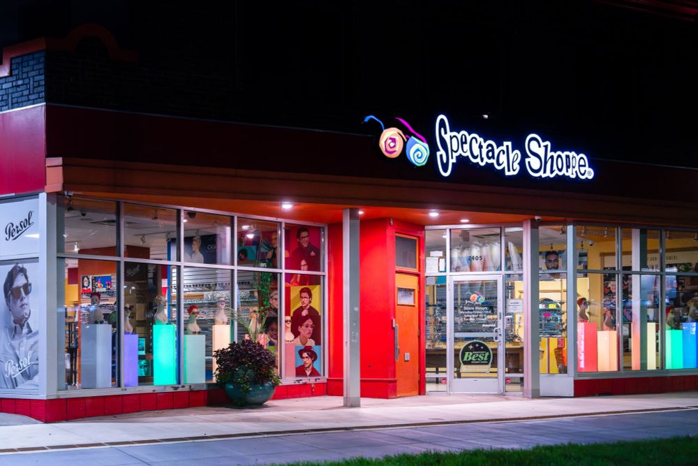 spectacle shoppe and new bike lane on Hennepin Ave