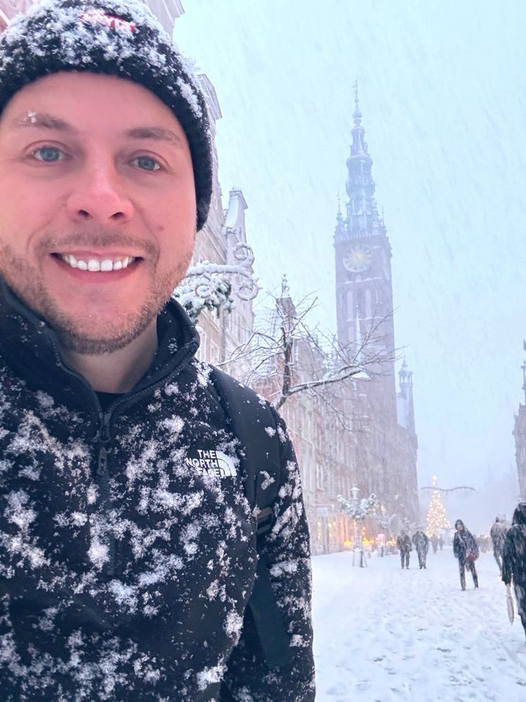 Kris covered in snow during a heavy fall in Długa, Gdańsk.