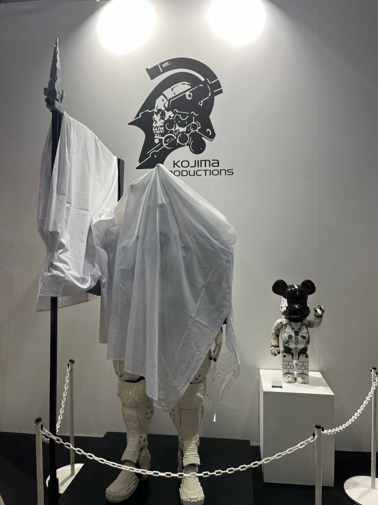 そういえば、コジマプロダクションを象徴するルーデンス像は実は展示されていたのですが、今はお化粧直しの時間なのか、シーツが被されていました。
お顔が見たかったのにちょっと残念でした😭