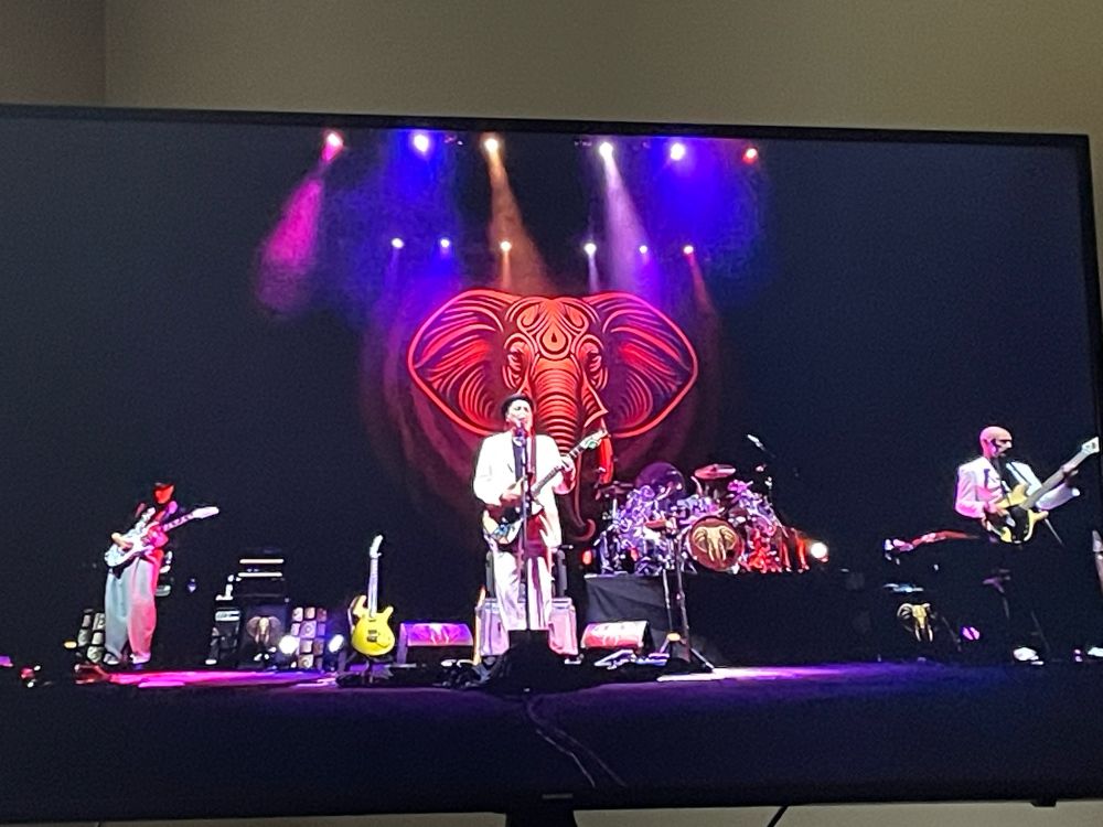 80’s King Crimson in concert with Beat