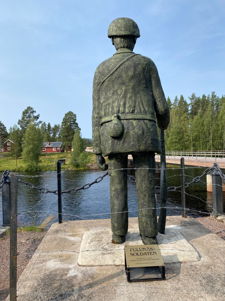 Fulunässoldaten statue