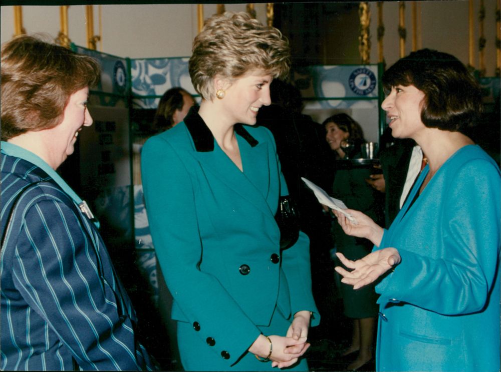 that's herself meeting Princess Diana