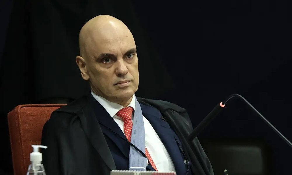 STF forma maioria para aceitar denúncia da PGR contra Glaudiston da Silva Cabral, acusado de ofender Alexandre de Moraes e incitar golpe de Estado.