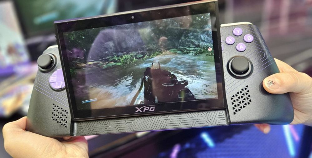 ADATA XPG Nia handheld gaming PC will have upgradeable LPCAMM2 memory, a display that tilts upward, and a focus on the modding community - Liliputing