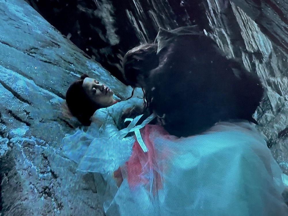 Cena do recente “Frankenstein” de Guillermo Del Toro.