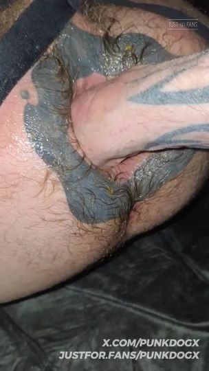 A new JFF superfan is enjoying my 95 videos, 217 photos, with 1039 likes. See ALL my content at: justfor.fans/PunkDogX?Source=NewFanBlueSky