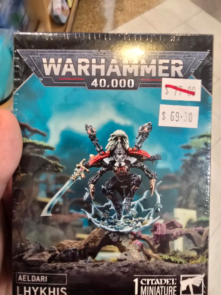 A photo of the box of Phoenix Lord Lhykhis, a new Aeldari character for Warhammer 40,000