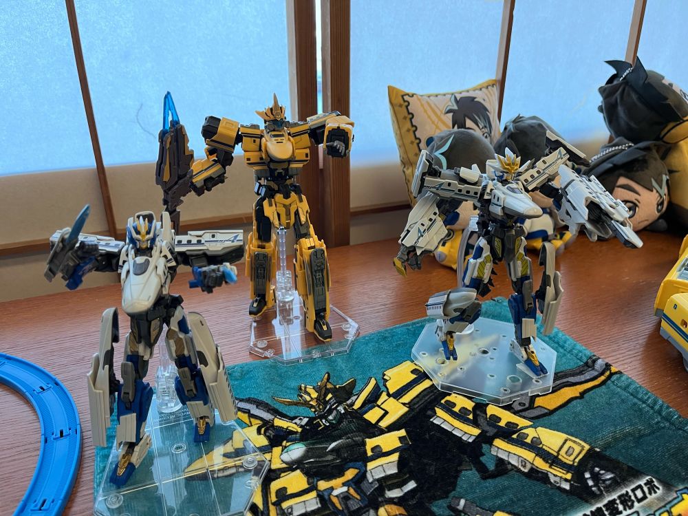 夢のリュウジ搭乗機体3バージョンのモデロイド共演させて貰えて嬉しい☺️
（アドバンスだけが緒方の）