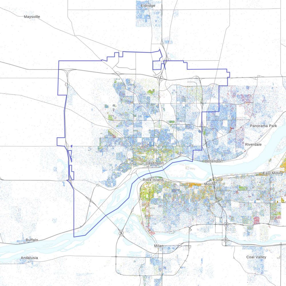 A dot map of Davenport, IA's population by race