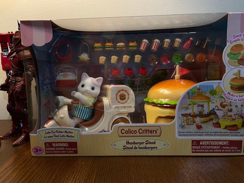 Calico Critters Hamburger Stand set. The stand is a cheeseburger and it’s adorable. 
