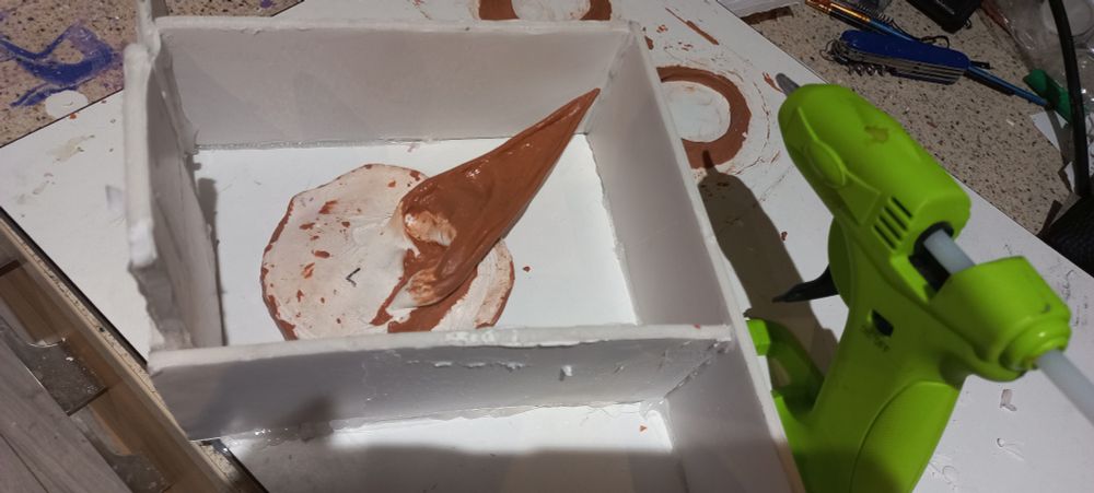 Same as before, now in a "box" made of foamboard roughly glued around it.