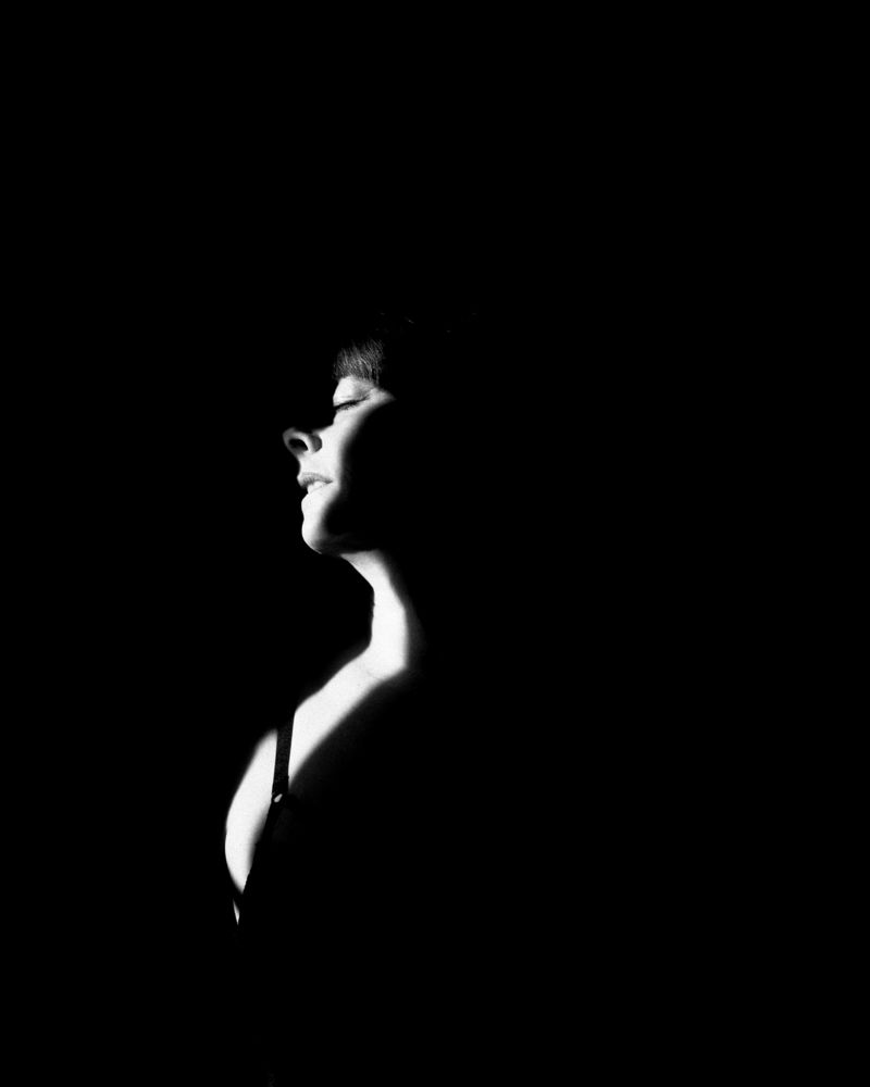 Homeshooting | TfP Shooting

“Ein einziges Licht kann eine ganze Welt der Dunkelheit vertreiben.”
– Buddha
