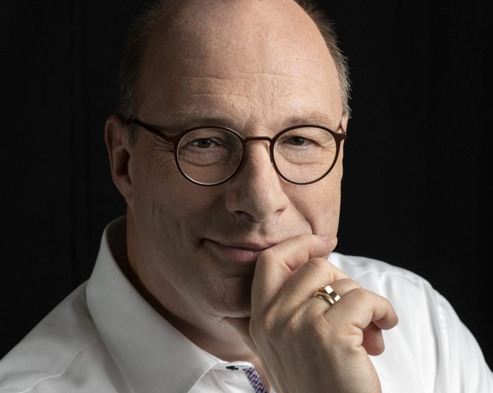 Christoph Markschies wurde am Montag in seinem Amt als Präsident der Akademienunion bestätigt. Im Interview skizziert er die Schwerpunkte seiner neuen Amtszeit: vom Wandel der geisteswissenschaftlichen Forschung bis zur aktiven Mitgestaltung der digitalen Transformation.