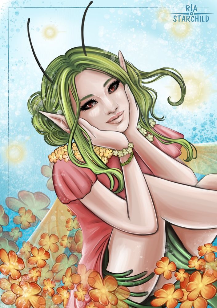 Die kleine Nahri Dasisy. Sie sitzt in einem Meer aus gelben Blumen in nachdenklich verträumter Pose. Sie hat grüne Haare, ein Kleid aus Rosen und spitze Ohren.