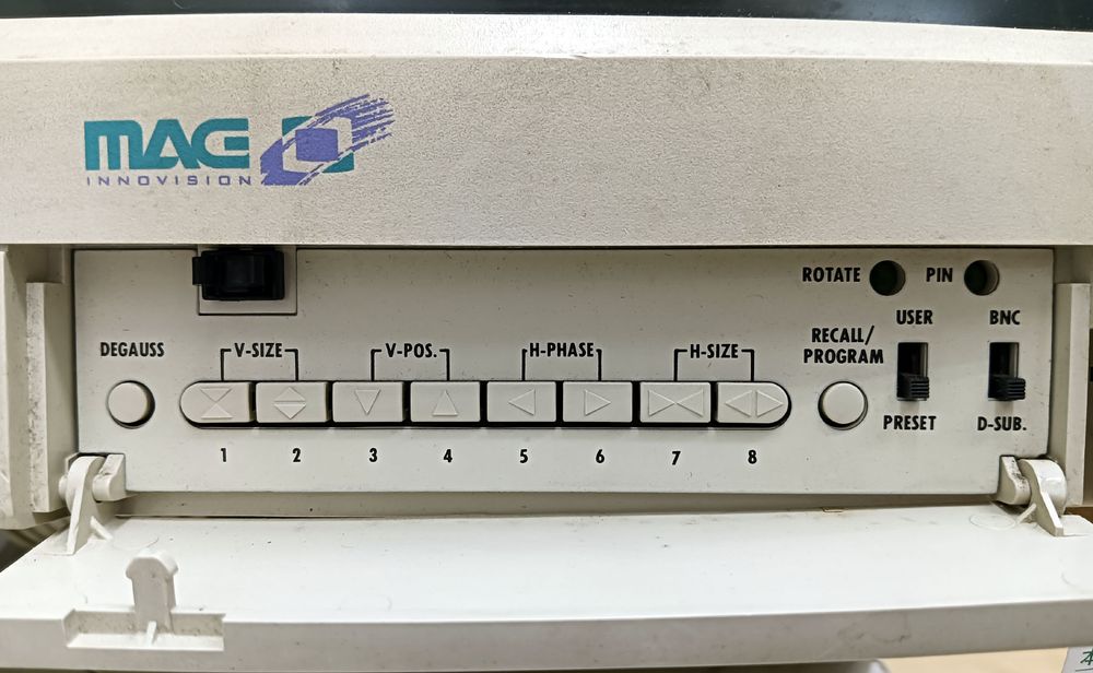 The digital control panel of the MAG monitor. It has 8 presets for different frequencies (but how different can they really be?)