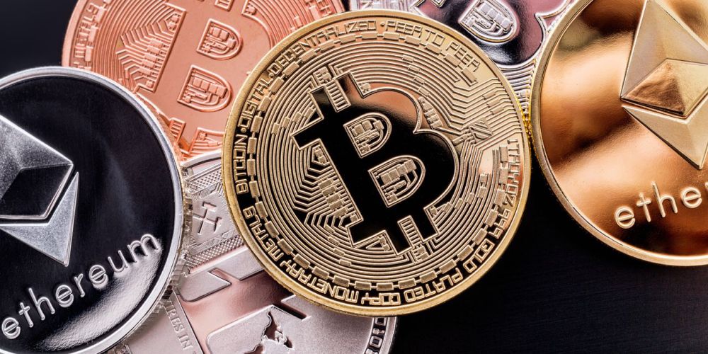 Bitcoin Dodges a Deeper Selloff Amid Crypto Caution