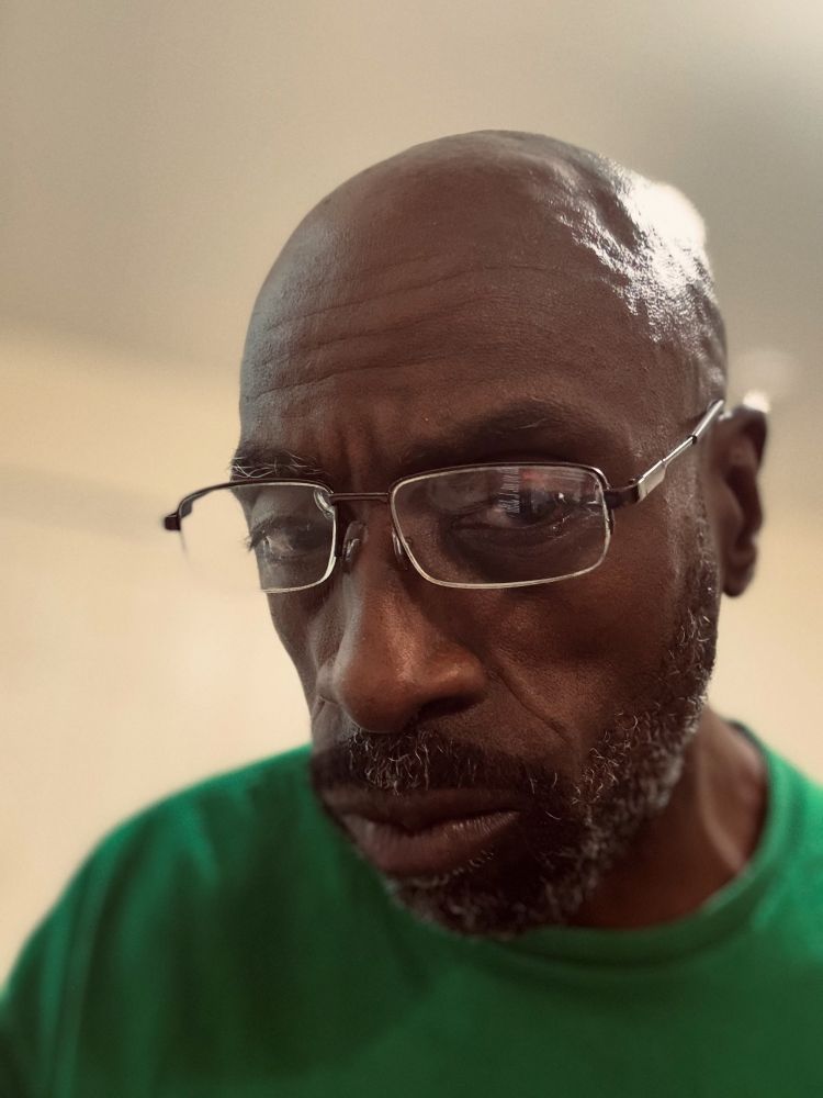 [image of a Black man seated in a room looking into the camera]

Sometimes .. yeah ..

#DaSoulToucha 