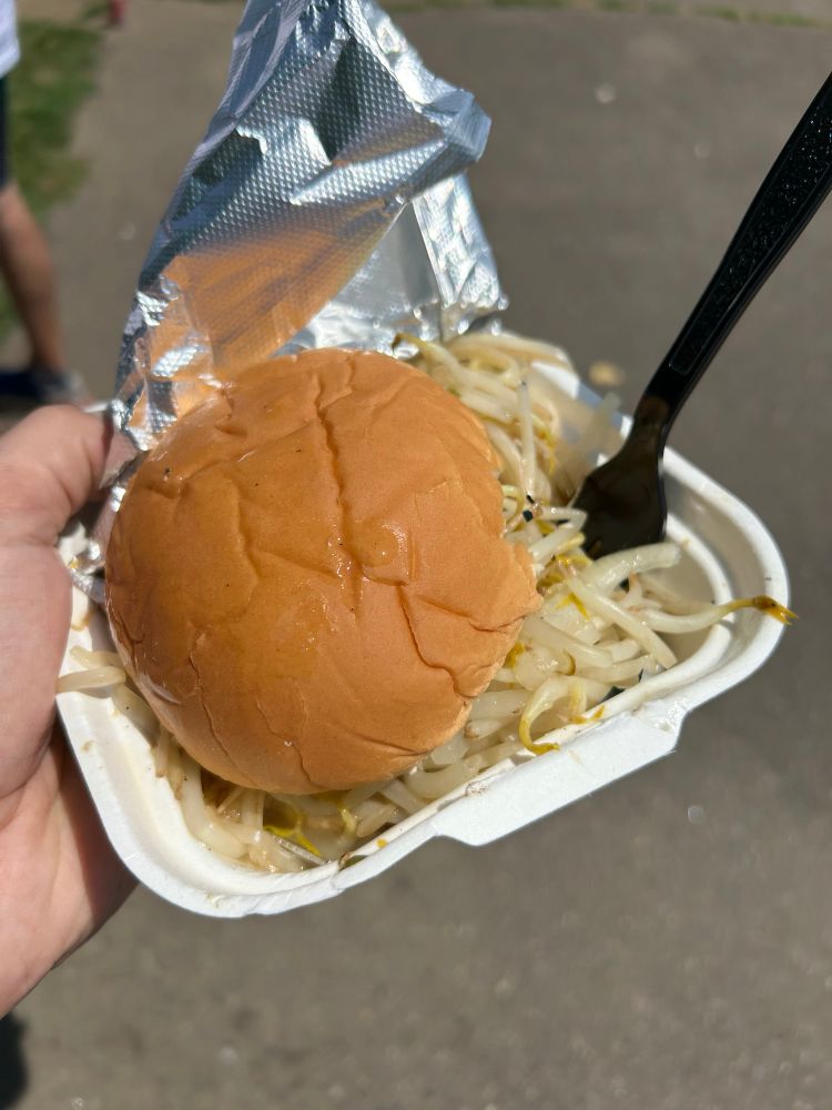 Chop suey sandwich