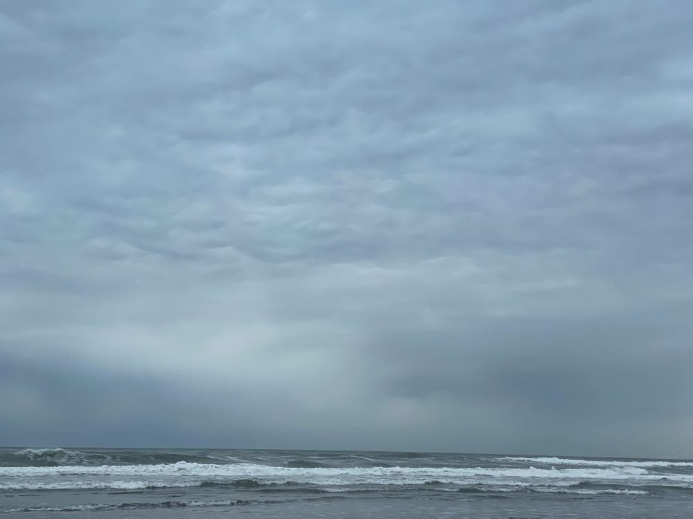 gray clouds over ocean