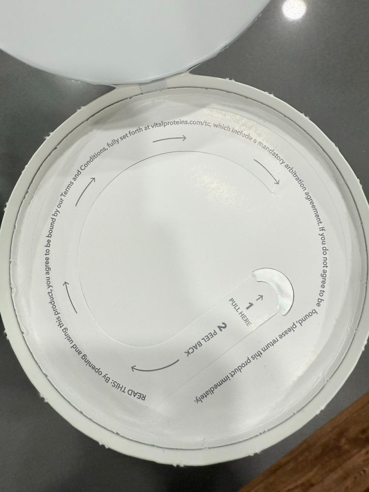 READ THIS: By opening and using this product you agret
to be
bound
Ayall do not agree to be bound, please return this product immediately,
IN PEEL BACK
K