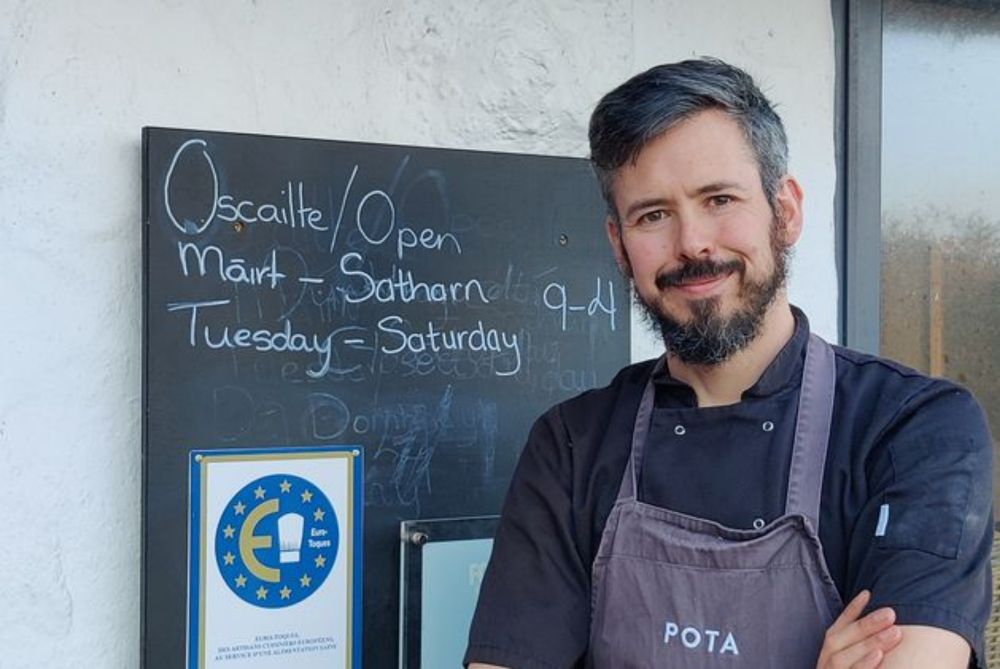 Seachtain: Uinéir Pota Café i gConamara - ‘Tá mé ar buile leis an rialtas!’