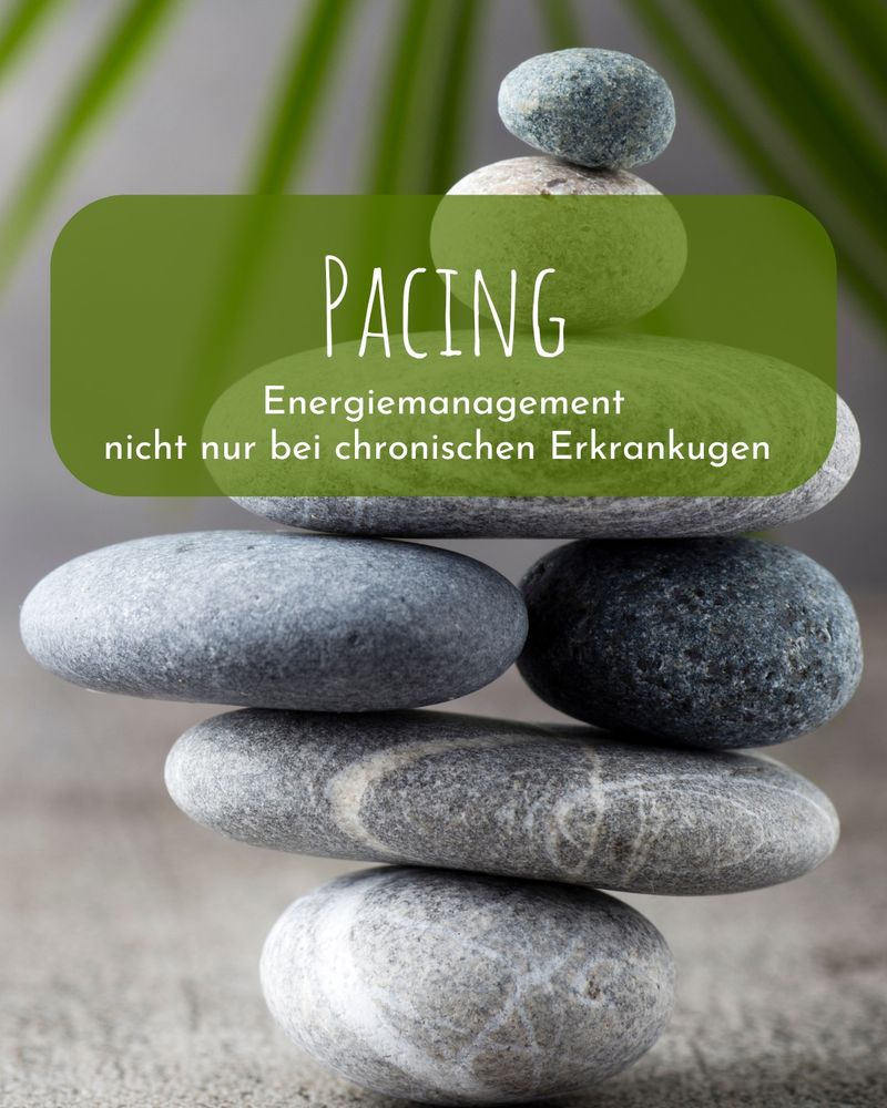 Kunstvoll gestapelte Steine als Symbol für Balance im Leben