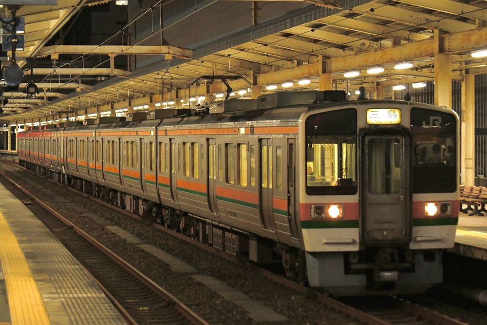 1930M  普通 三島行き
211系5000番台+5600番台
(LL19+SS4)