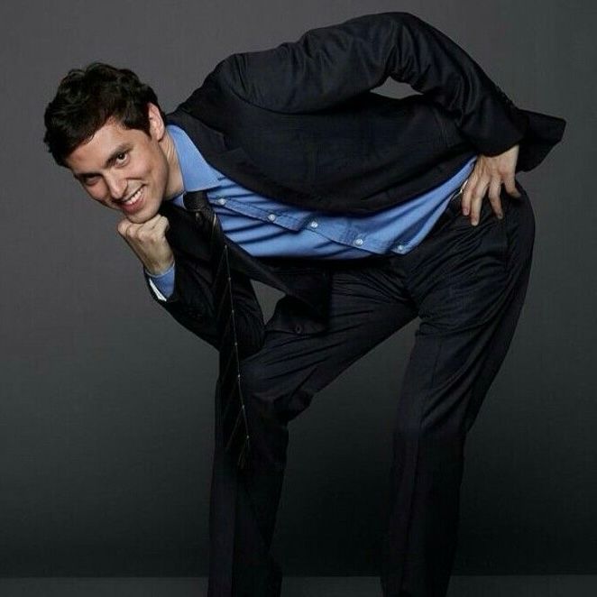 john francis daley as doctor lance sweets from bones