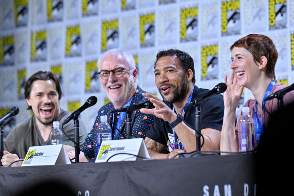 Seth Allyn Austin, Keythe Farley, Zeke Alton and Sarah Elmaleh smiling as they sit and talk during their panel.
Photo Credit: Stephen Greathouse / Shutterstock for SAG-AFTRA