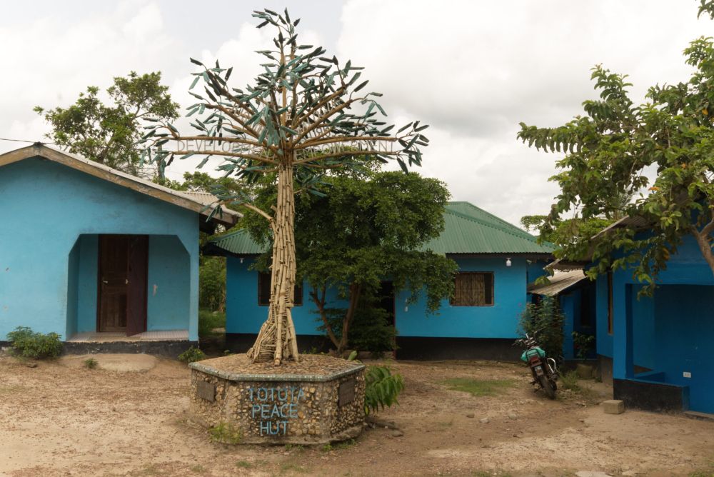 Liberian Women’s Peacebuilding Work in Peace Huts - Peace News Network