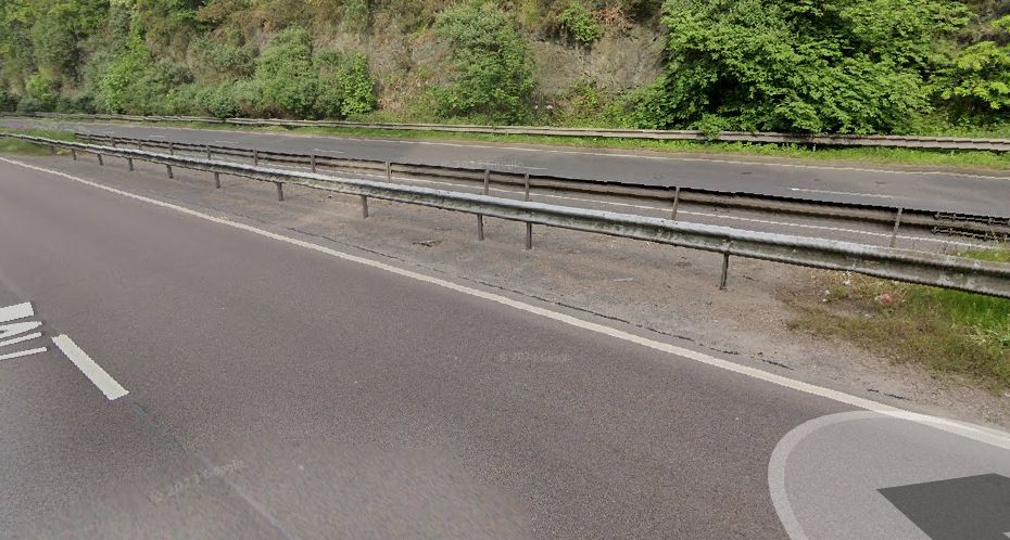 crash barrier across divided highway