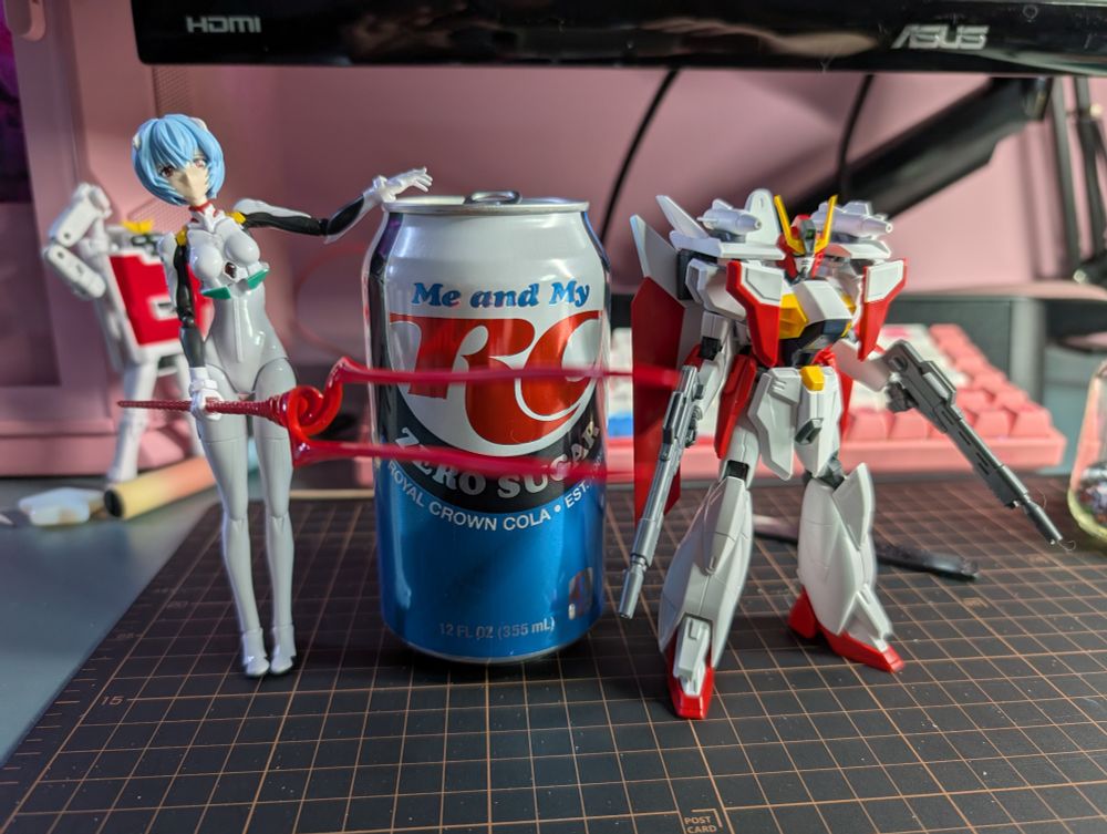 30MP Rei Ayanami, an RC cola can, and the HG Airmaster 