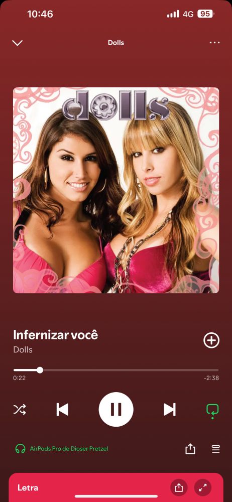 Ouvindo só música dos anos 2000