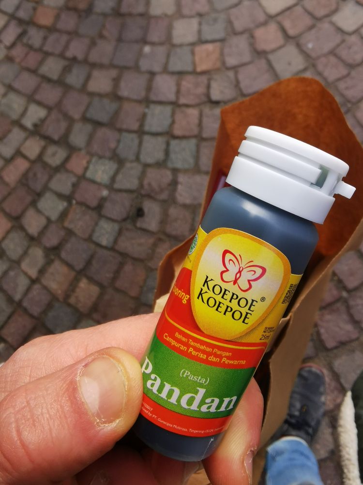 Pâte de pandan. Flacon koepoe. 