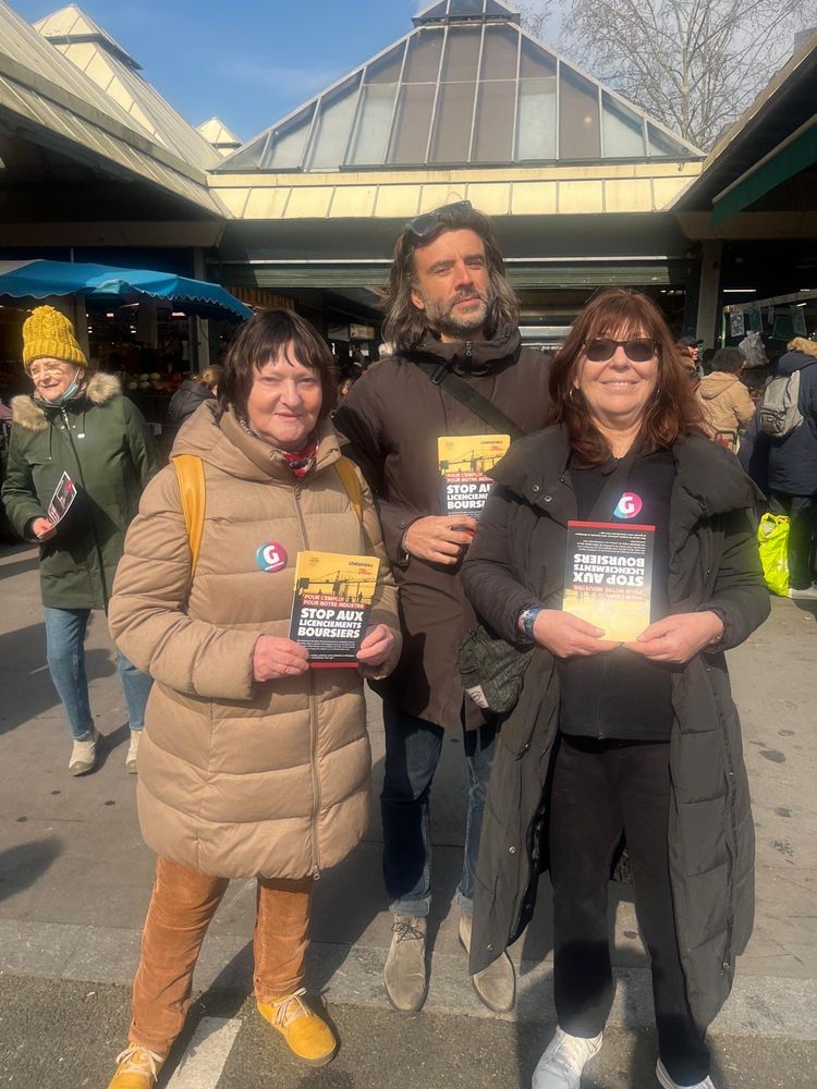 Photo des militants Générations.s 92 tractant contre les licenciements boursiers