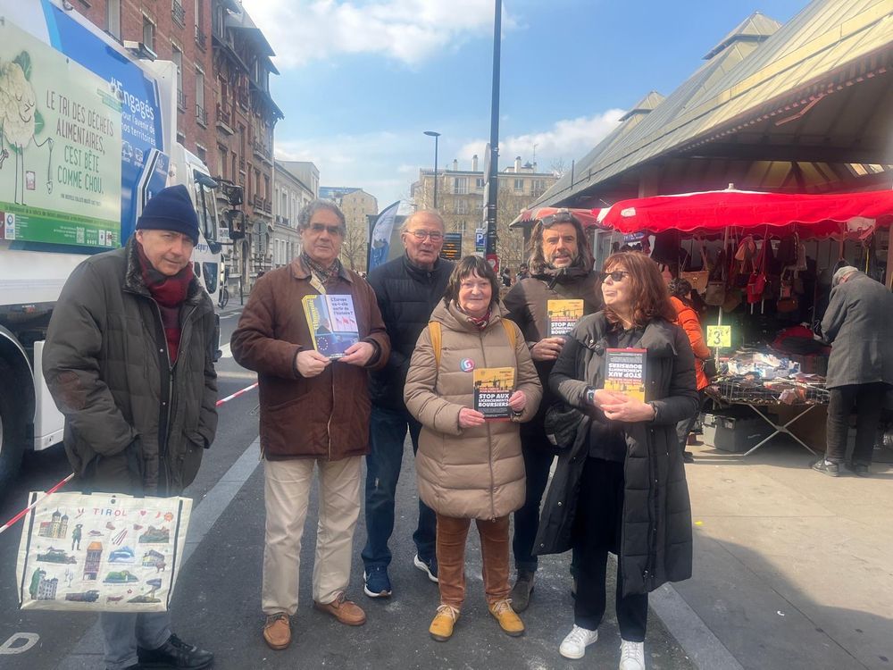 Photo des militants Générations.s 92 tractant contre les licenciements boursiers