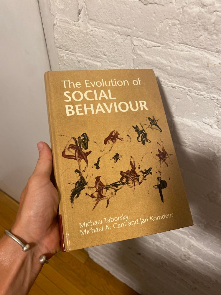 Picture showing the book “The Evolution of Social Behaviour” by Michael Taborsky, Michael Cant and Jan Komdeur 