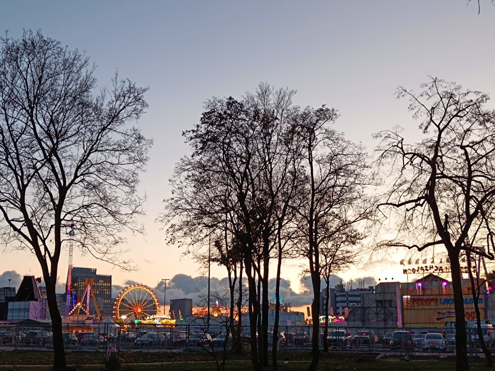 Abendstimmung mit Aussicht auf den Dom und den Bunker