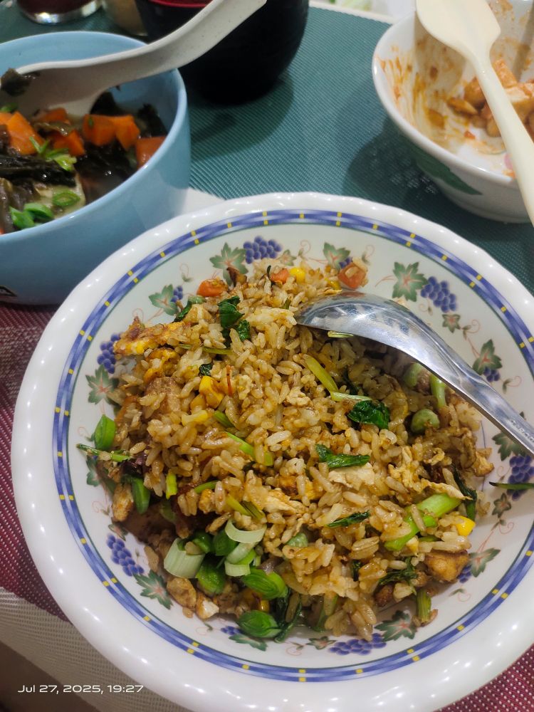 fried rice with chopped veggies